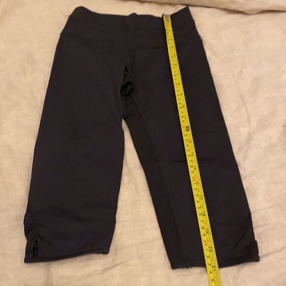 Lululemon black leggings. - Picture 8 of 8